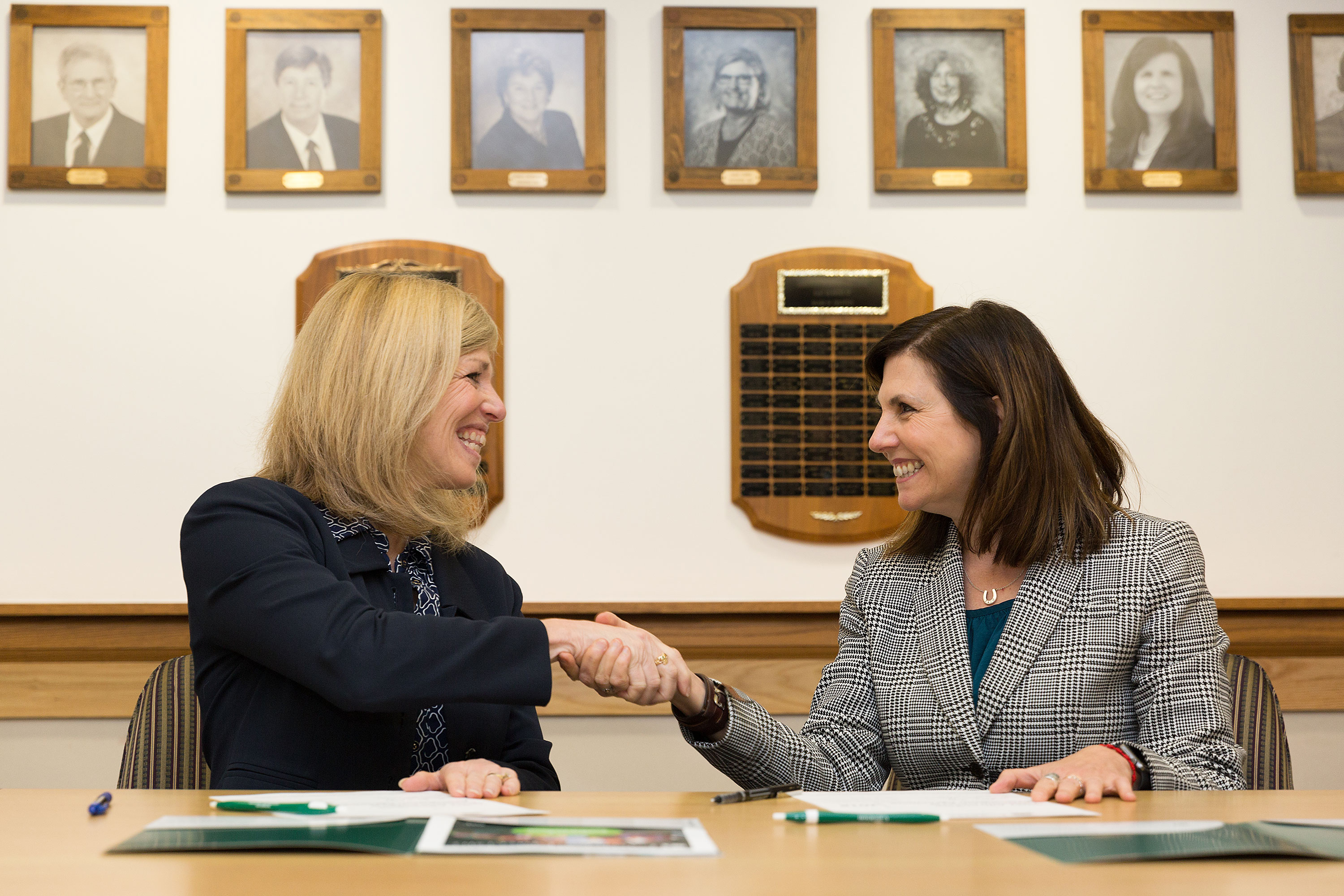 SUNY Adirondack and Castleton presidents sign agreement